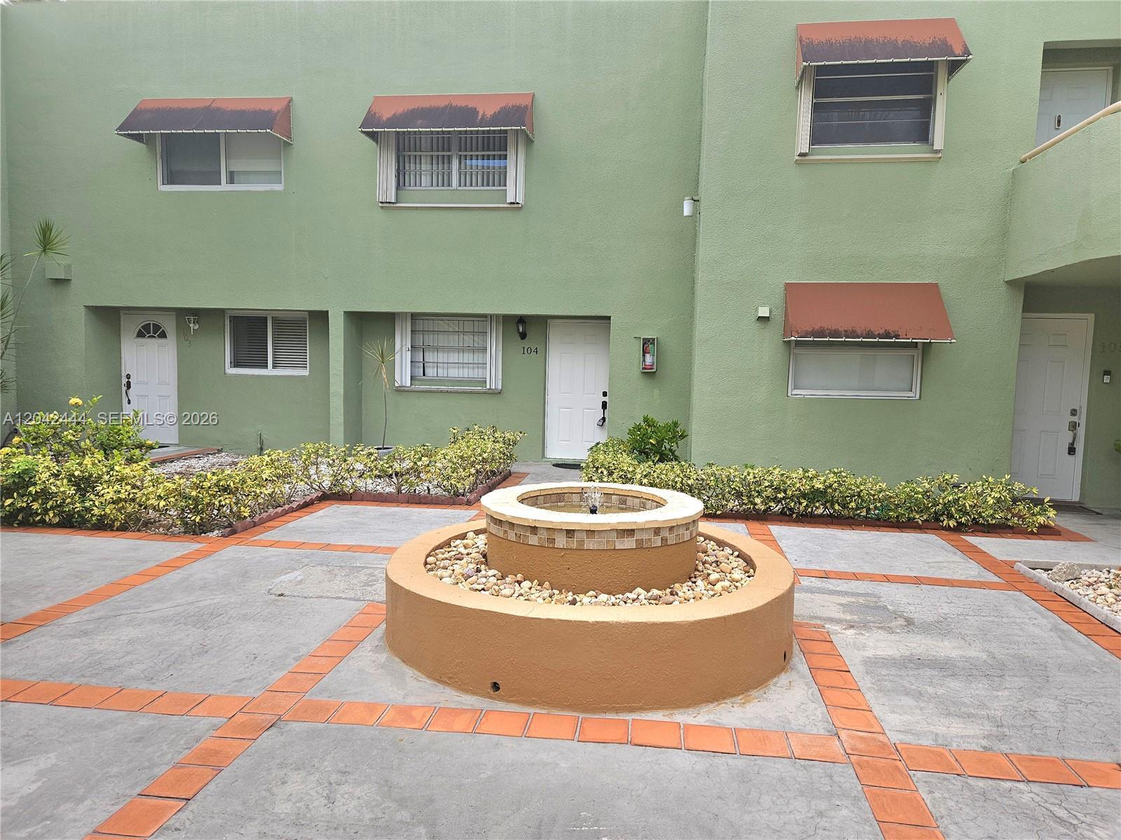 11071 NW 7th St # 15, Miami FL 33172 photo 2