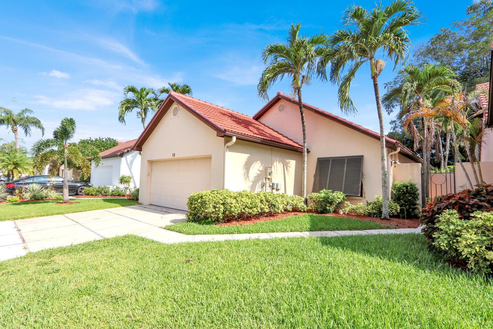 13 Ironwood Way N, Palm Beach Gardens FL 33418 photo 2