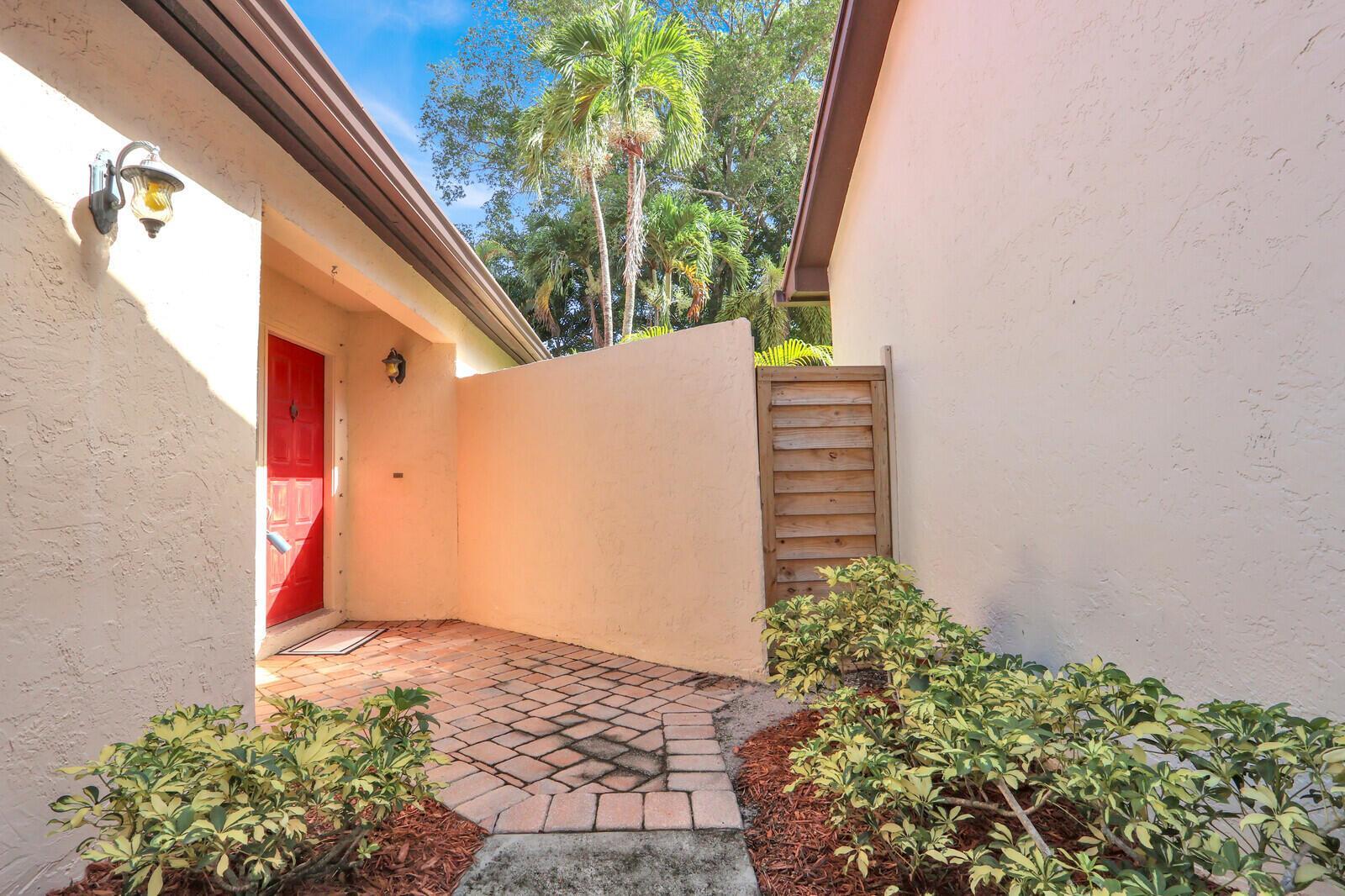 13 Ironwood Way N, Palm Beach Gardens FL 33418 photo 4