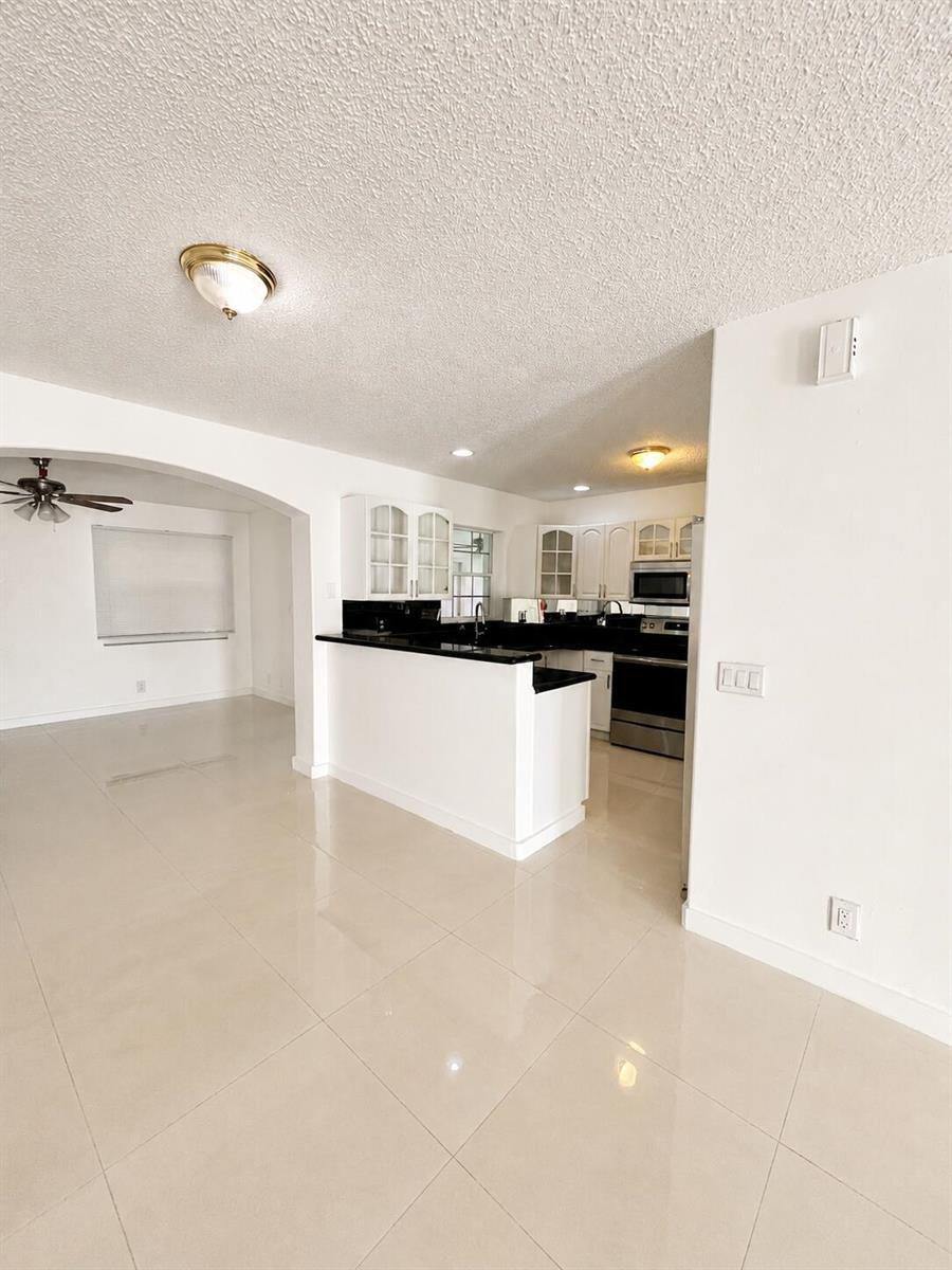 7434 Thatcher Avenue, Lake Worth FL 33462 photo 3