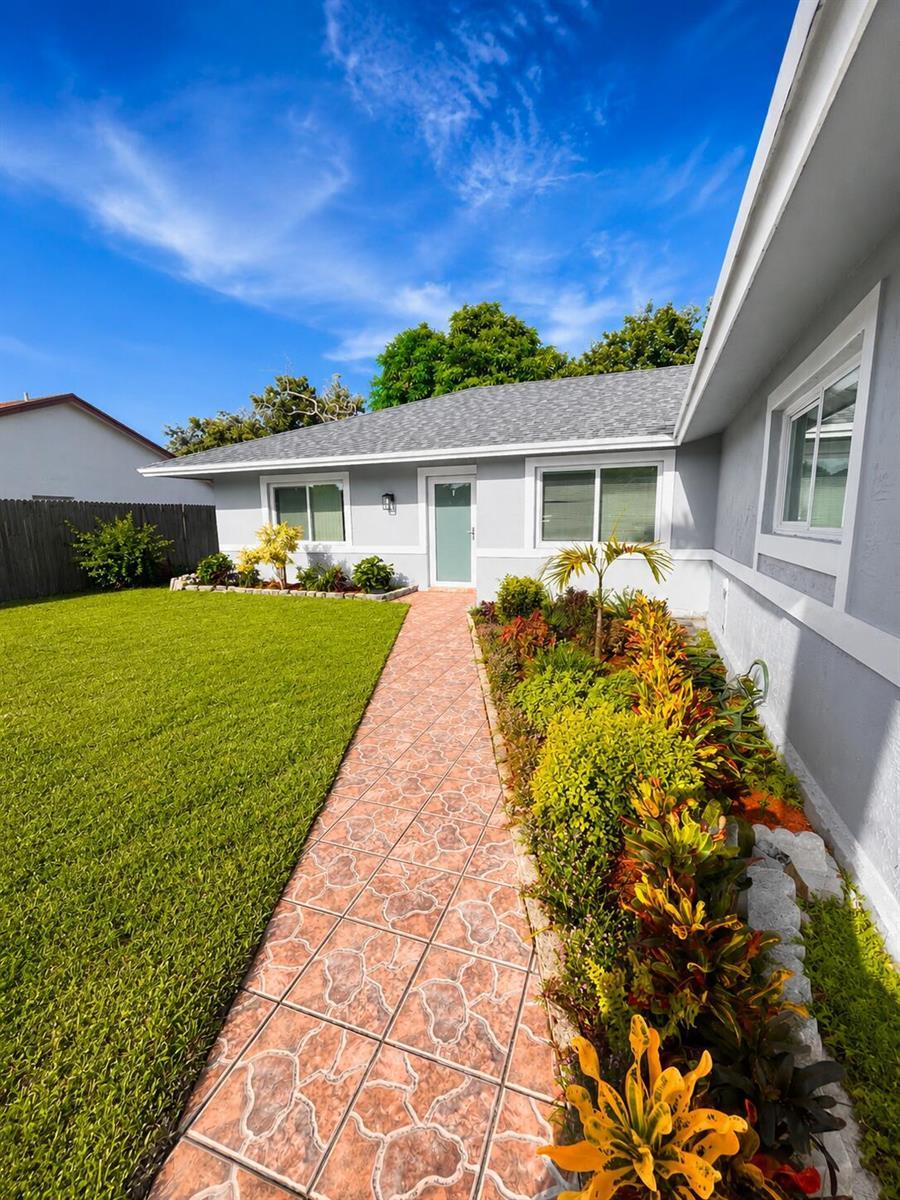 7434 Thatcher Avenue, Lake Worth FL 33462