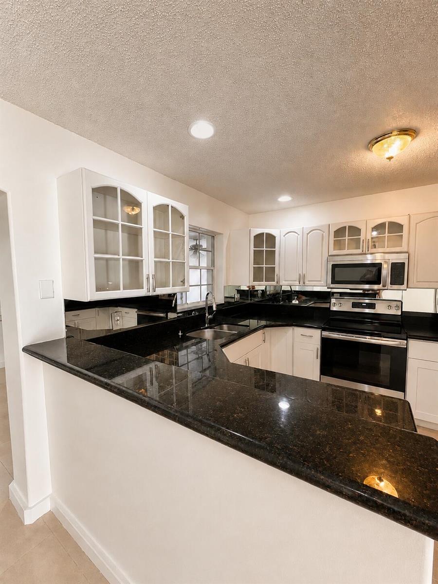 7434 Thatcher Avenue, Lake Worth FL 33462 photo 4