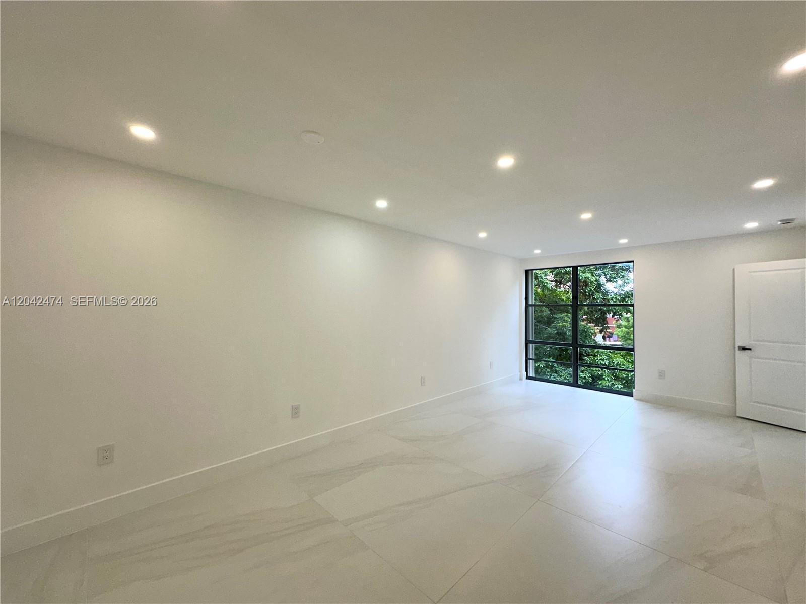 17620 Atlantic Blvd # 310, Sunny Isles Beach FL 33160 photo 3
