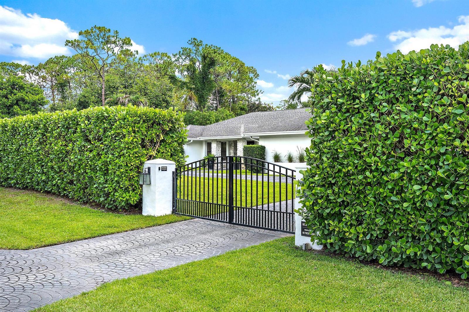 14039 Greentree Trail, Wellington FL 33414 photo 2