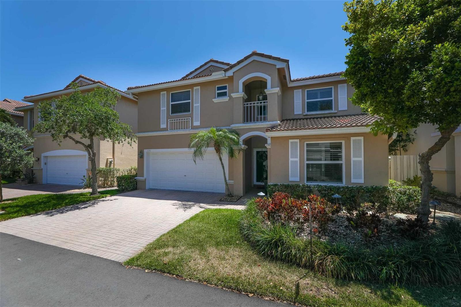 1084 Corkwood Street, Hollywood FL 33019 photo 2