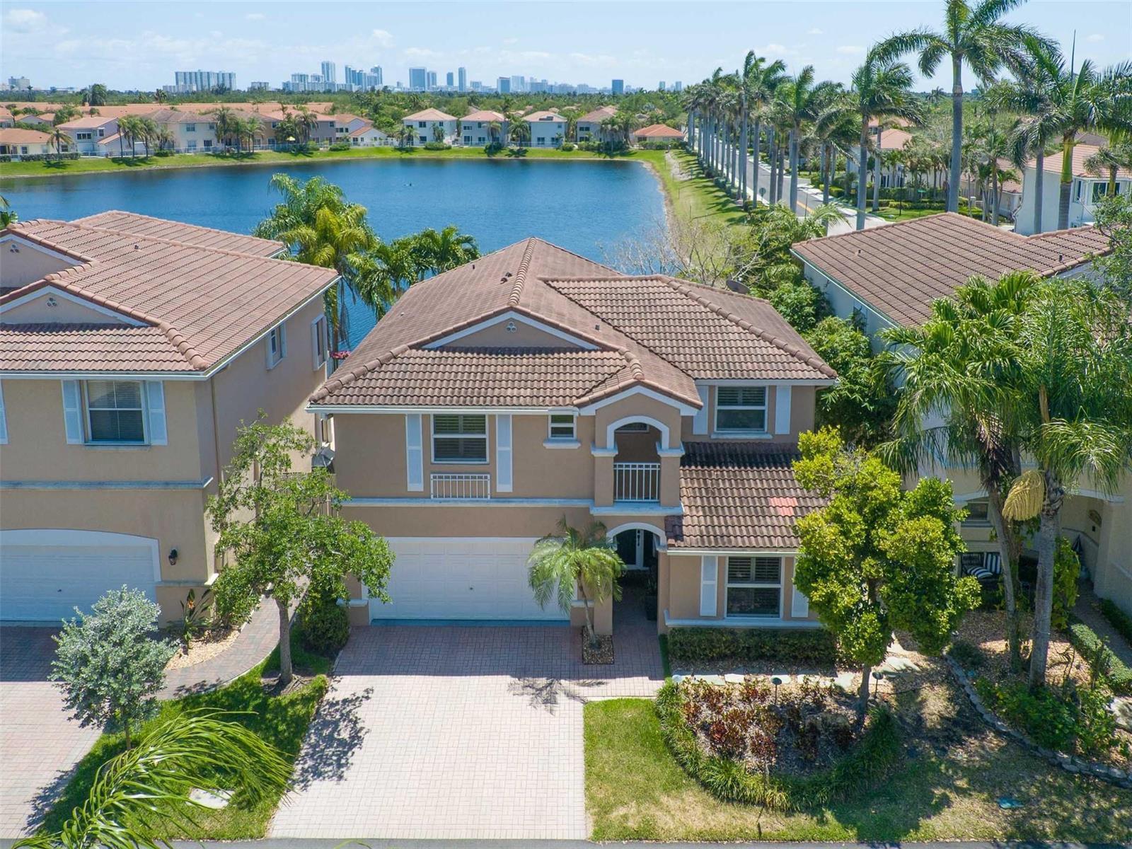 1084 Corkwood Street, Hollywood FL 33019 photo 5