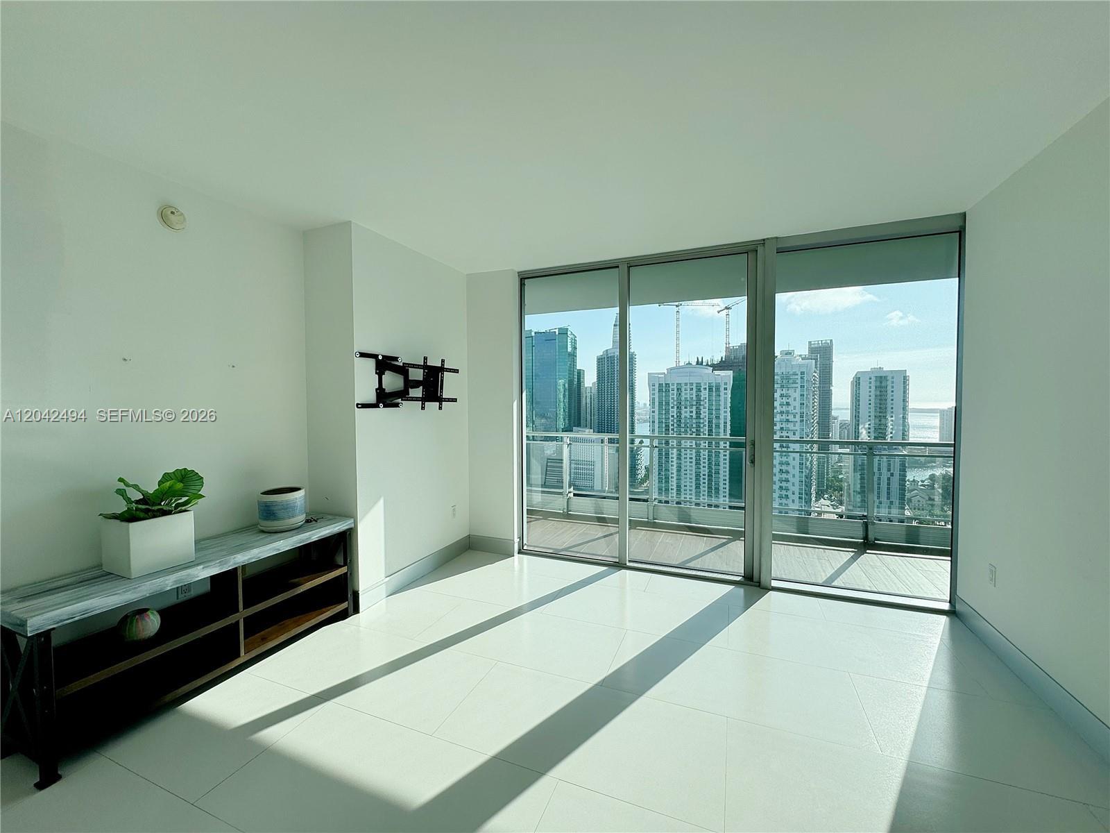 92 SW 3rd St # 3912, Miami FL 33130 photo 5
