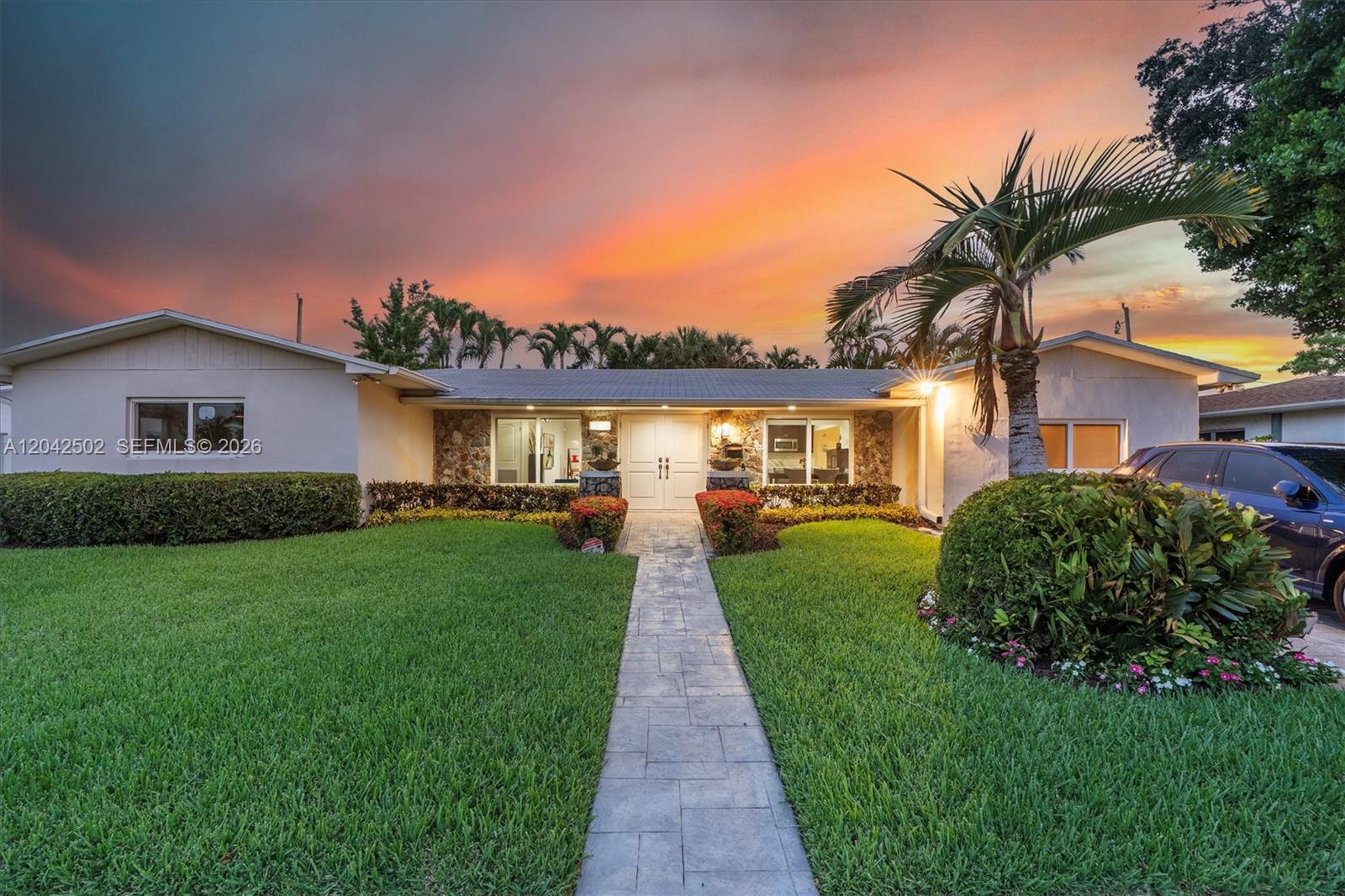 1900 NE 210th St, Miami FL 33179