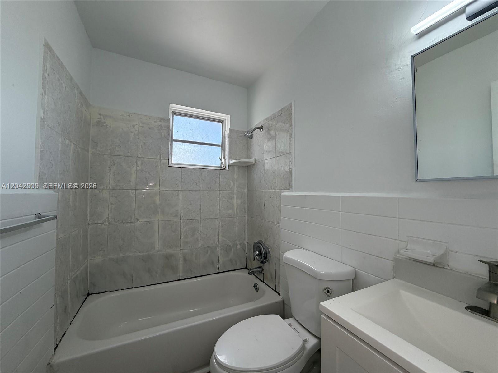 1021 NW 5th St # 6, Miami FL 33128 photo 5