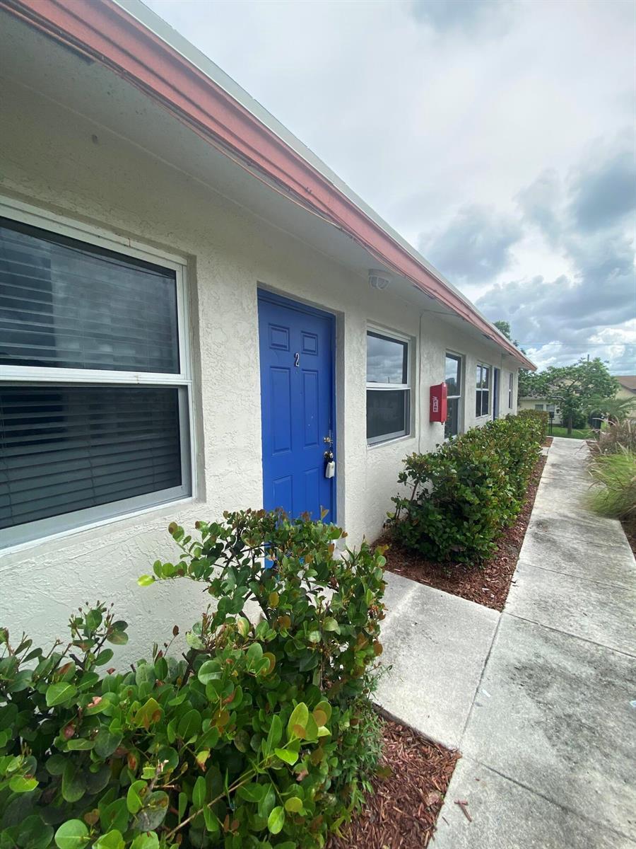 820 14th Street # 2, West Palm Beach FL 33401 photo 2