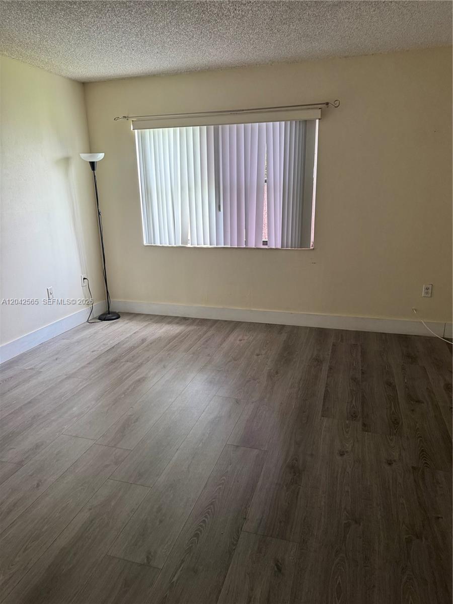 9429 Fontainebleau Blvd # 33, Miami FL 33172 photo 5