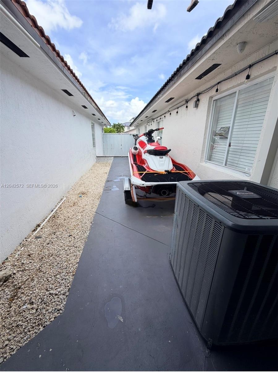 7898 W 34th Ct, Hialeah FL 33018 photo 2