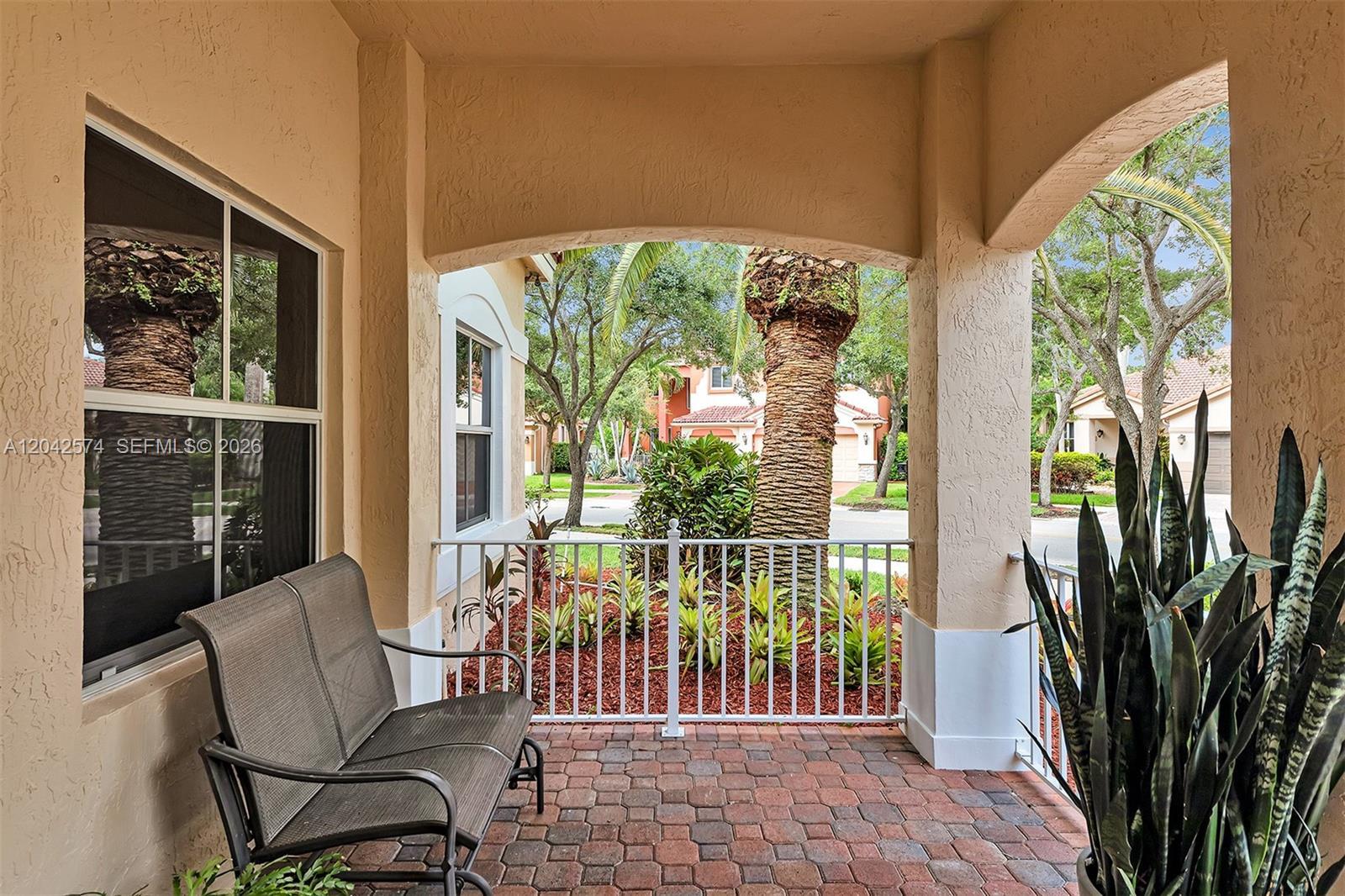 3711 Falcon Ridge Cir, Weston FL 33331 photo 2