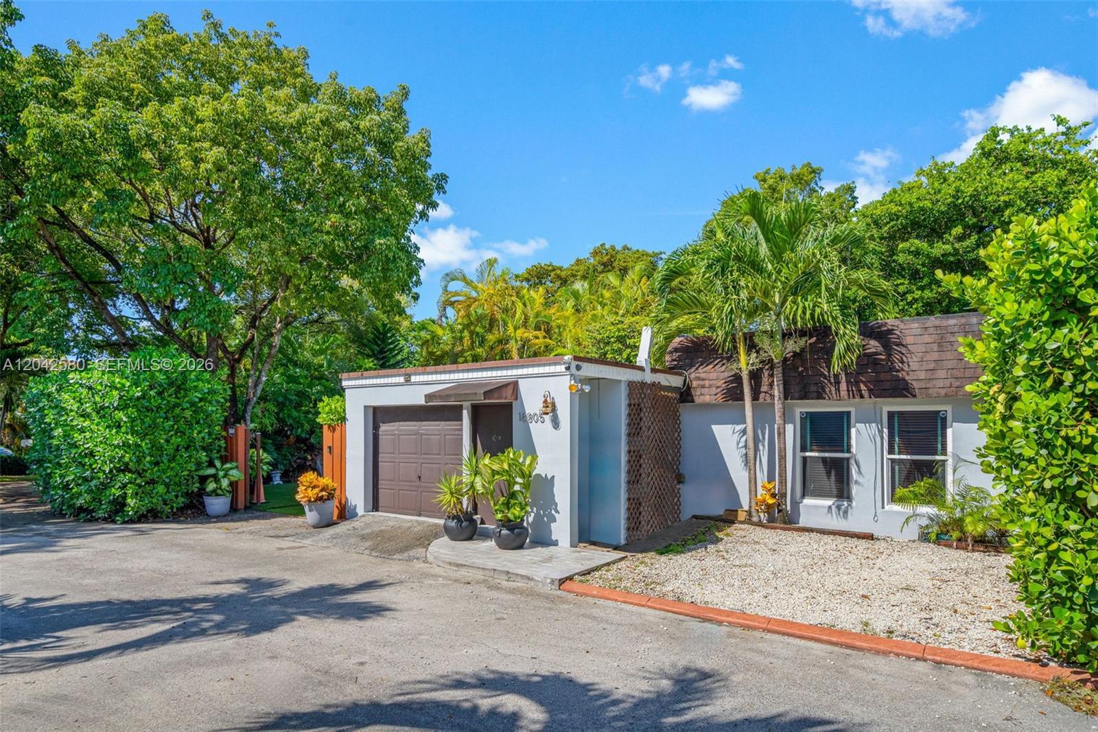 18805 W Lake Dr # 18805, Hialeah FL 33015 photo 2