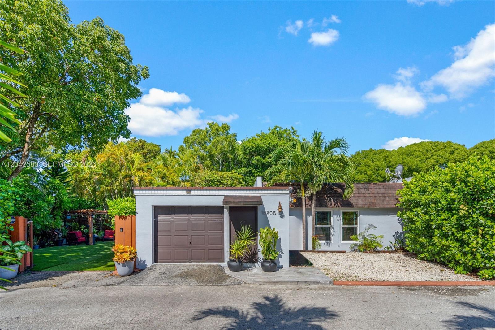 18805 W Lake Dr # 18805, Hialeah FL 33015