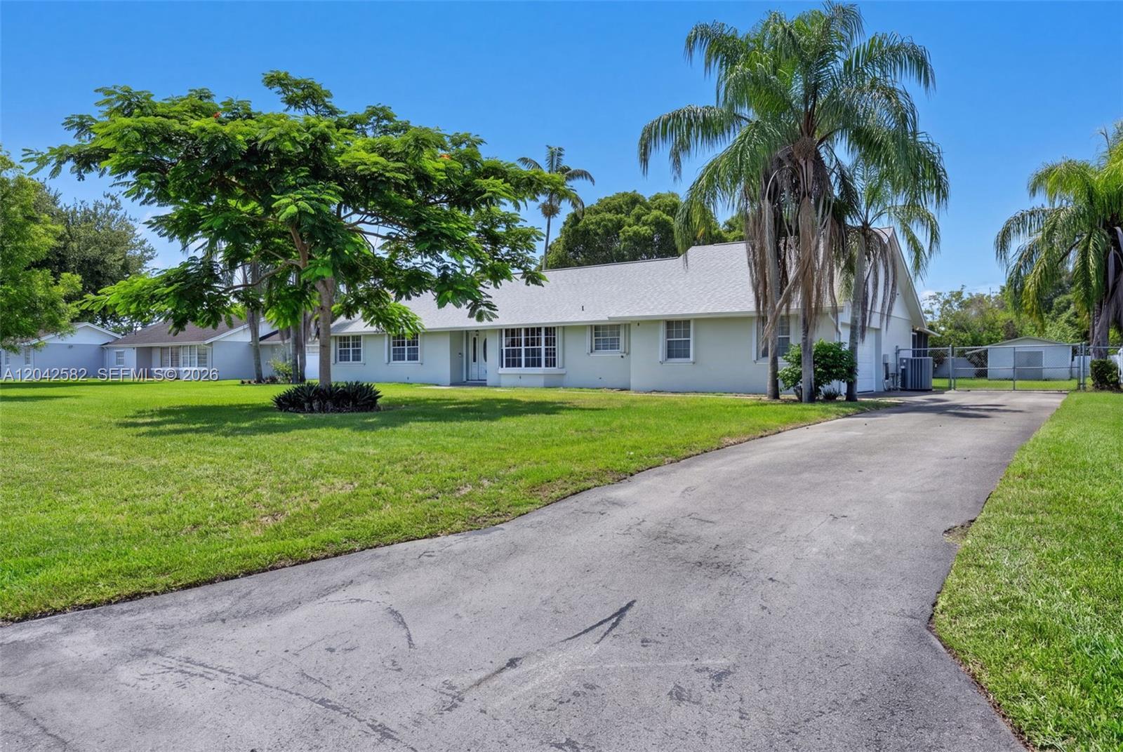 1728 NW 20th St, Homestead FL 33030 photo 2