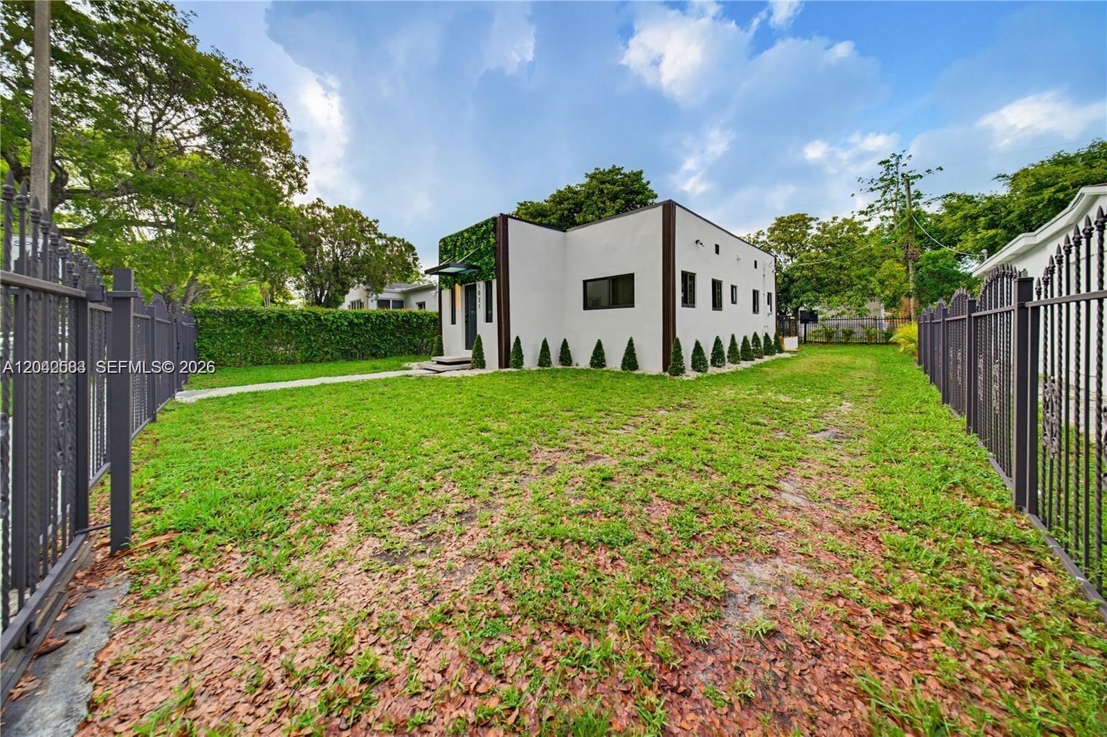 1021 NW 48th St, Miami FL 33127 photo 4