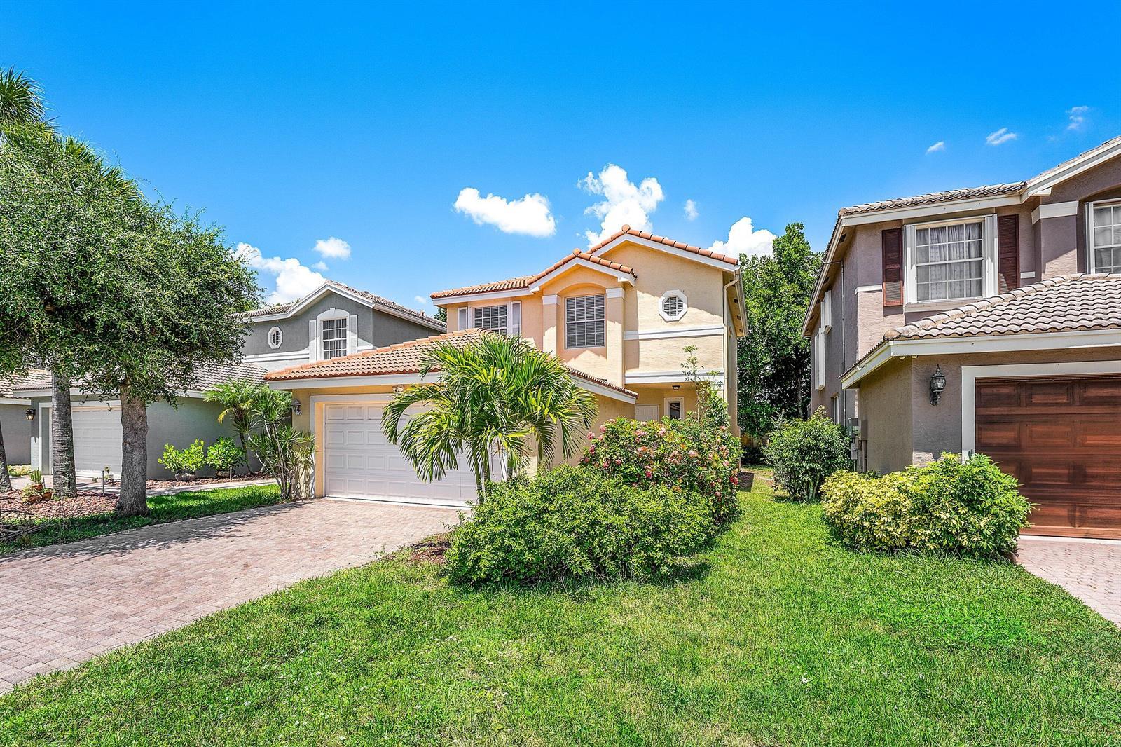 5477 Queenship Court, FL 33463 photo 3