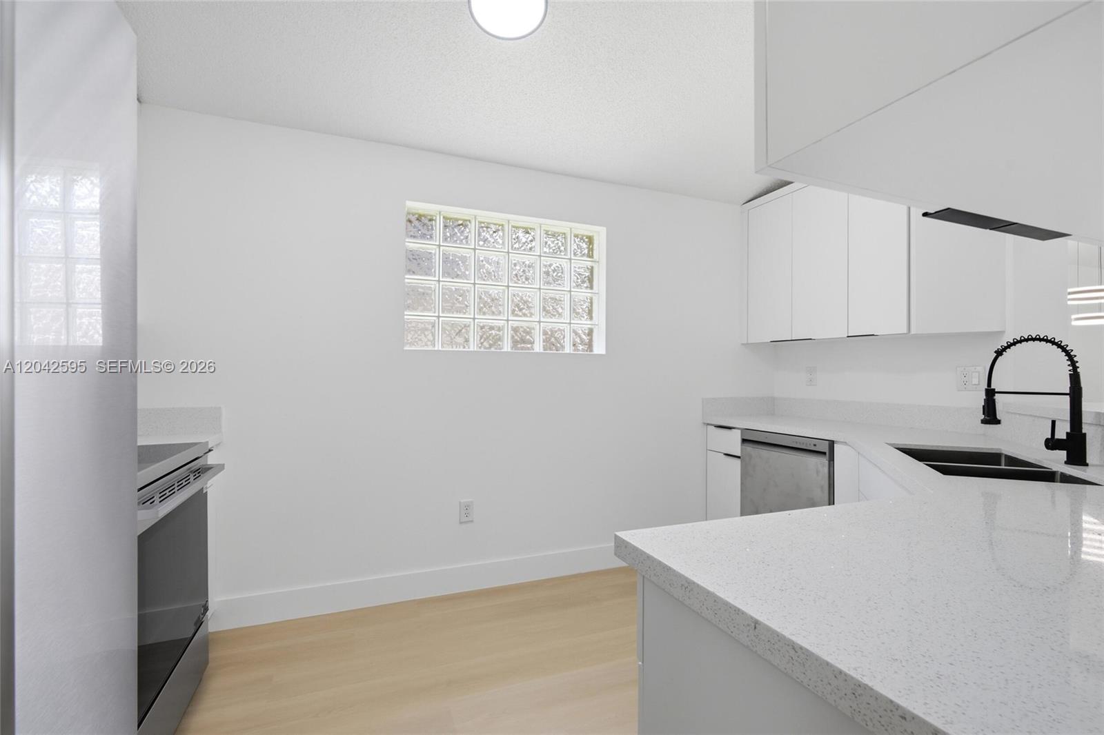 4114 Sapphire St, Weston FL 33331 photo 4