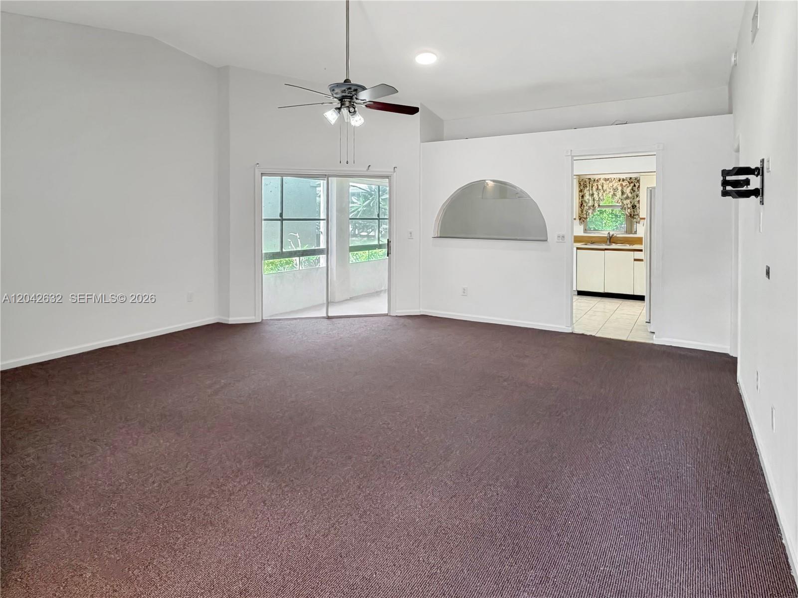 707 SE 22nd Dr, Homestead FL 33033 photo 3