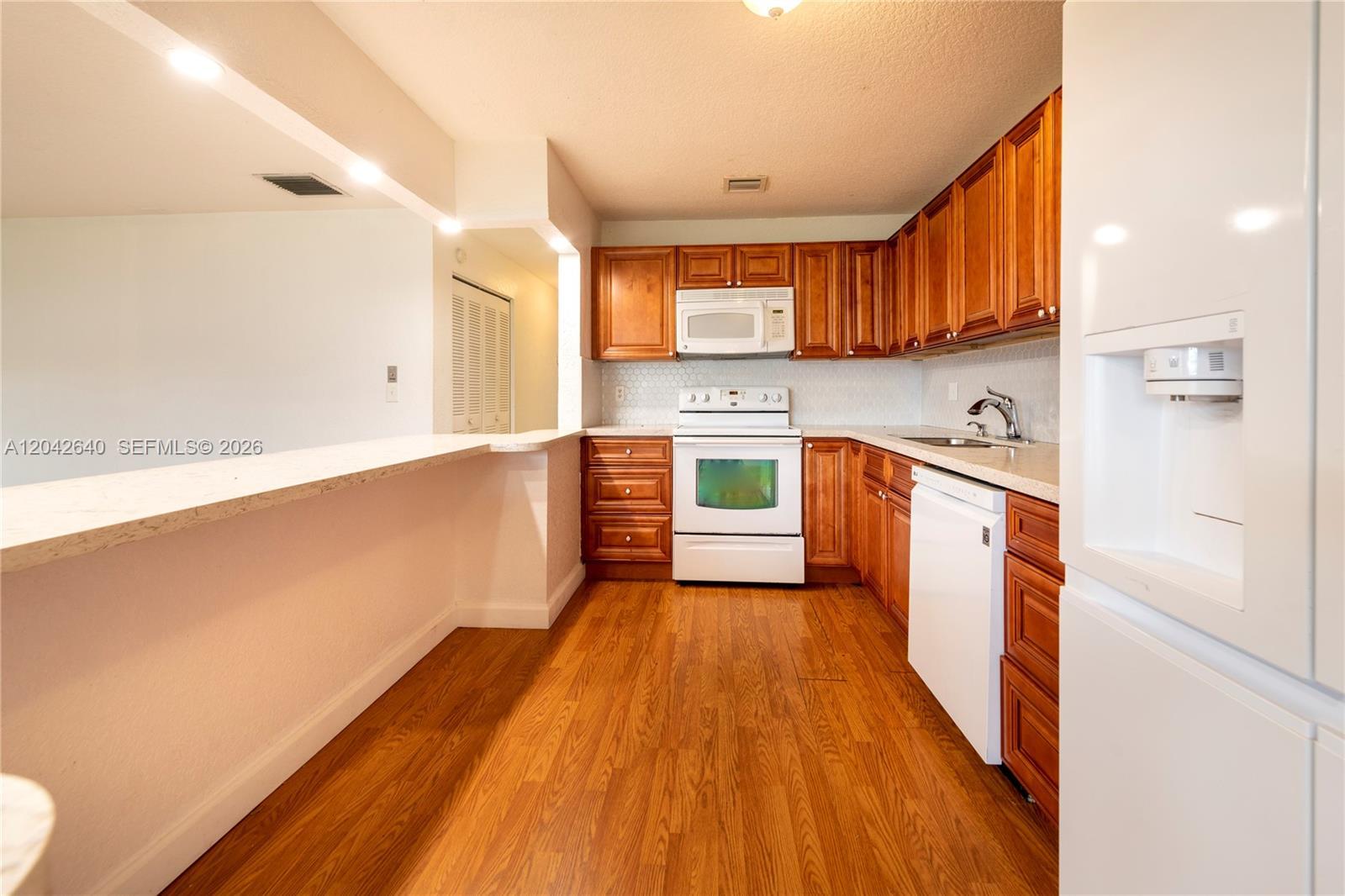 8555 NW 10th St # B106, Plantation FL 33322 photo 3