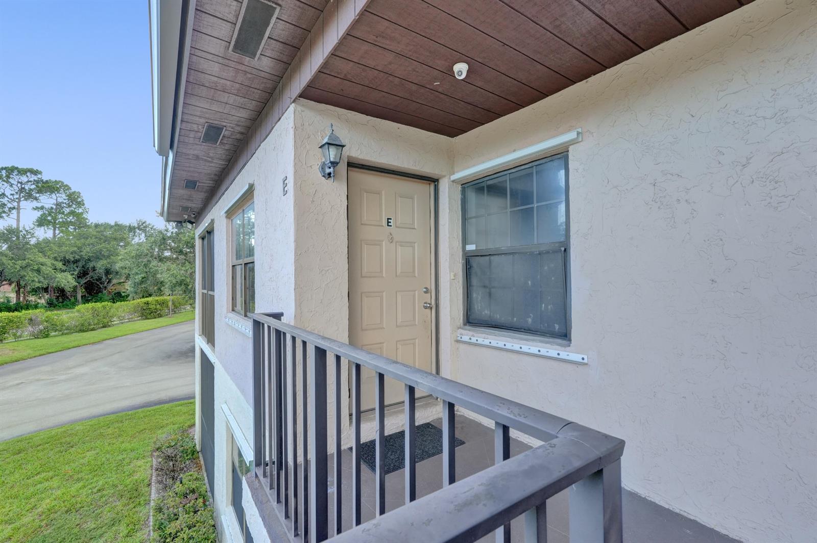 4225 S 57th Avenue, FL 33463 photo 3