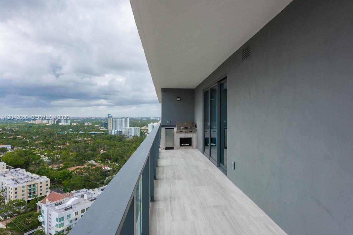 1451 Brickell Ave # 2103, Miami FL 33131 photo 2