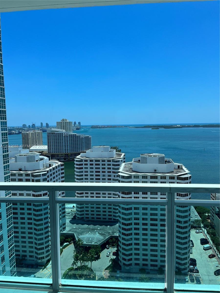 951 Brickell Ave # 2704, Miami FL 33131 photo 2