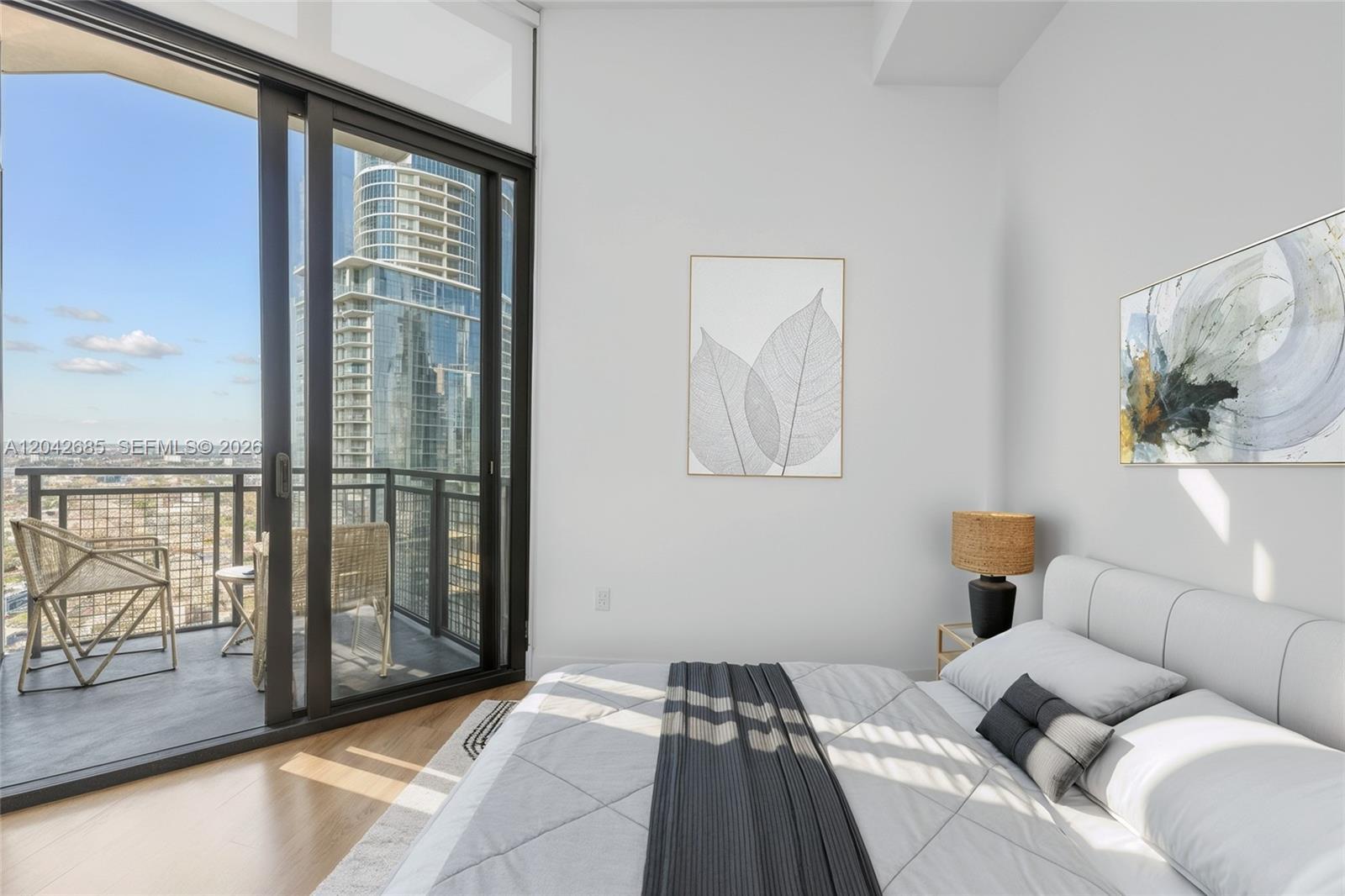 650 NE 2nd Ave # 3401, Miami FL 33132 photo 2