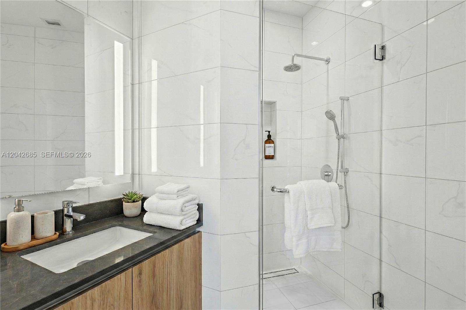 650 NE 2nd Ave # 3401, Miami FL 33132 photo 5