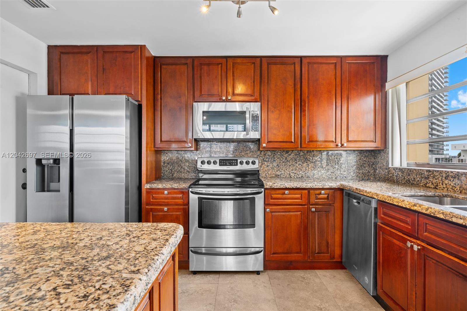 1817 S Ocean Dr, Hallandale Beach FL 33009 photo 5