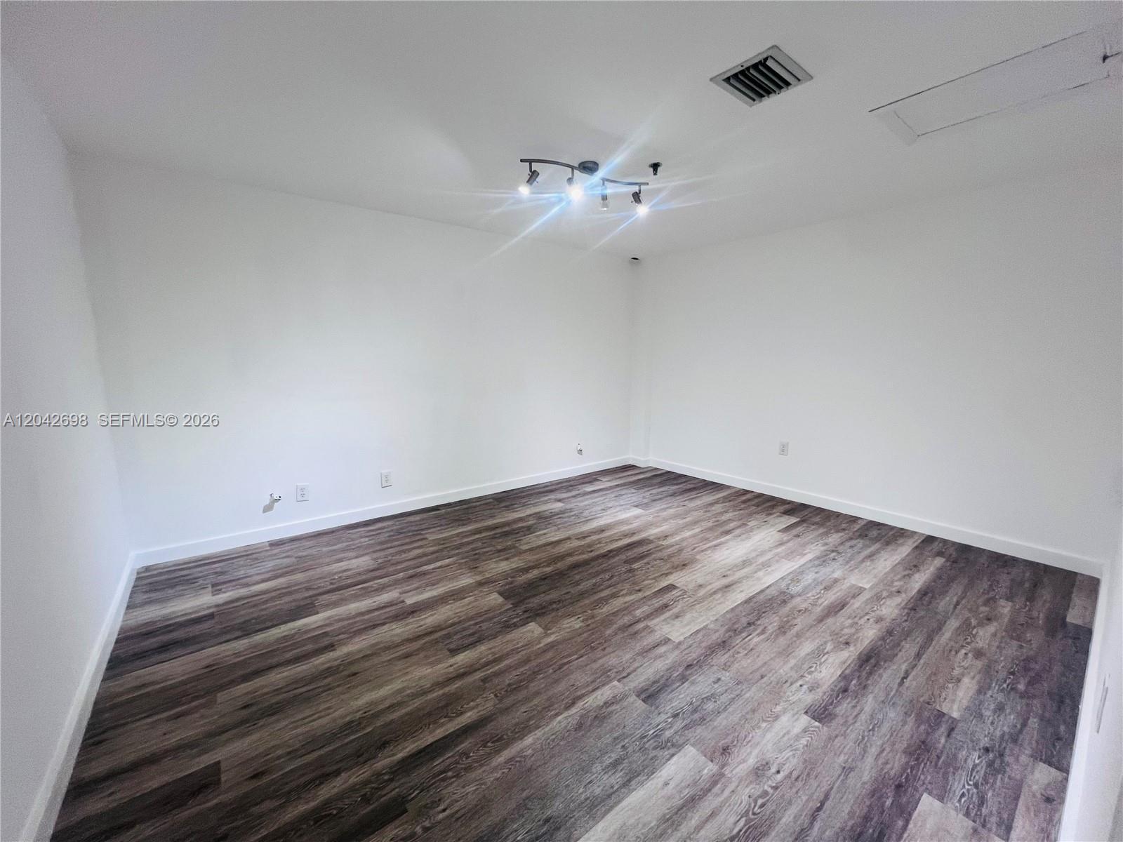 7500 NW 25th St # 256, Miami FL 33122 photo 2