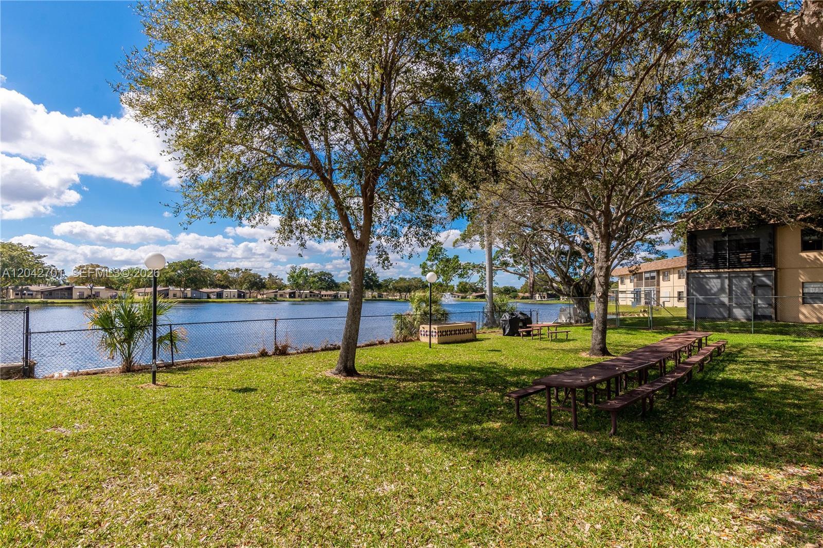 300 Berkley Rd # 103, Hollywood FL 33024 photo 5