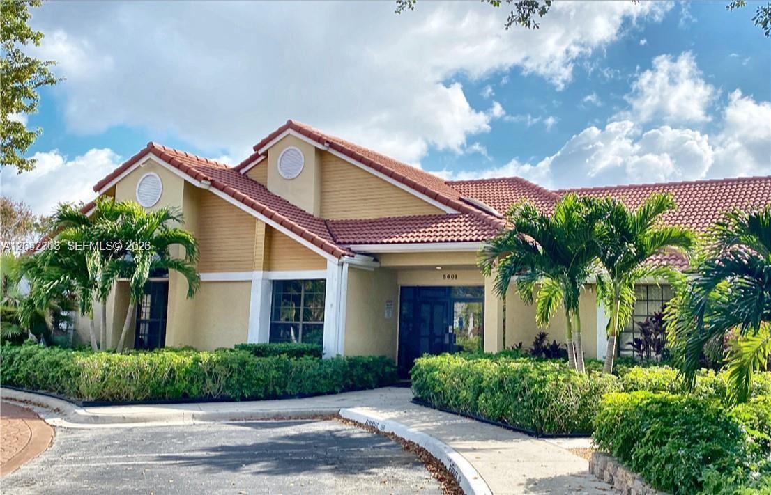 5641 Riverside Dr, Coral Springs FL 33067 photo 2