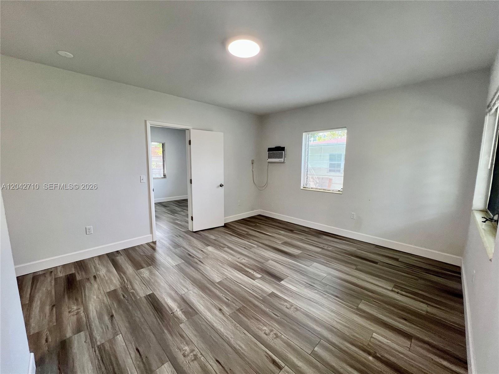 962 NW 6th St # 1, Miami FL 33136 photo 4