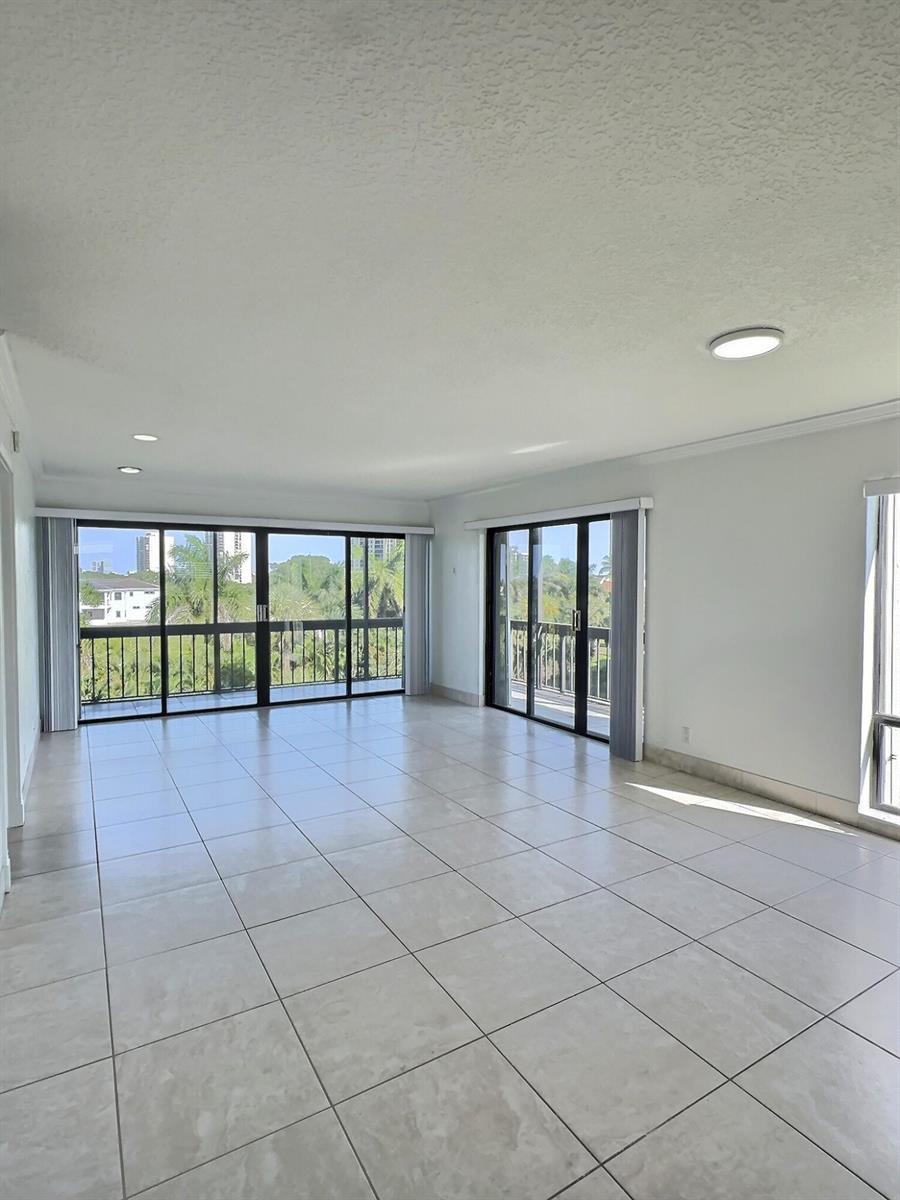 3050 Presidential Way # 407, West Palm Beach FL 33401 photo 2