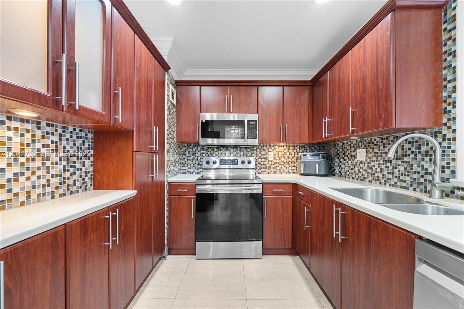 20100 W Country Club Dr, Aventura FL 33180 photo 3