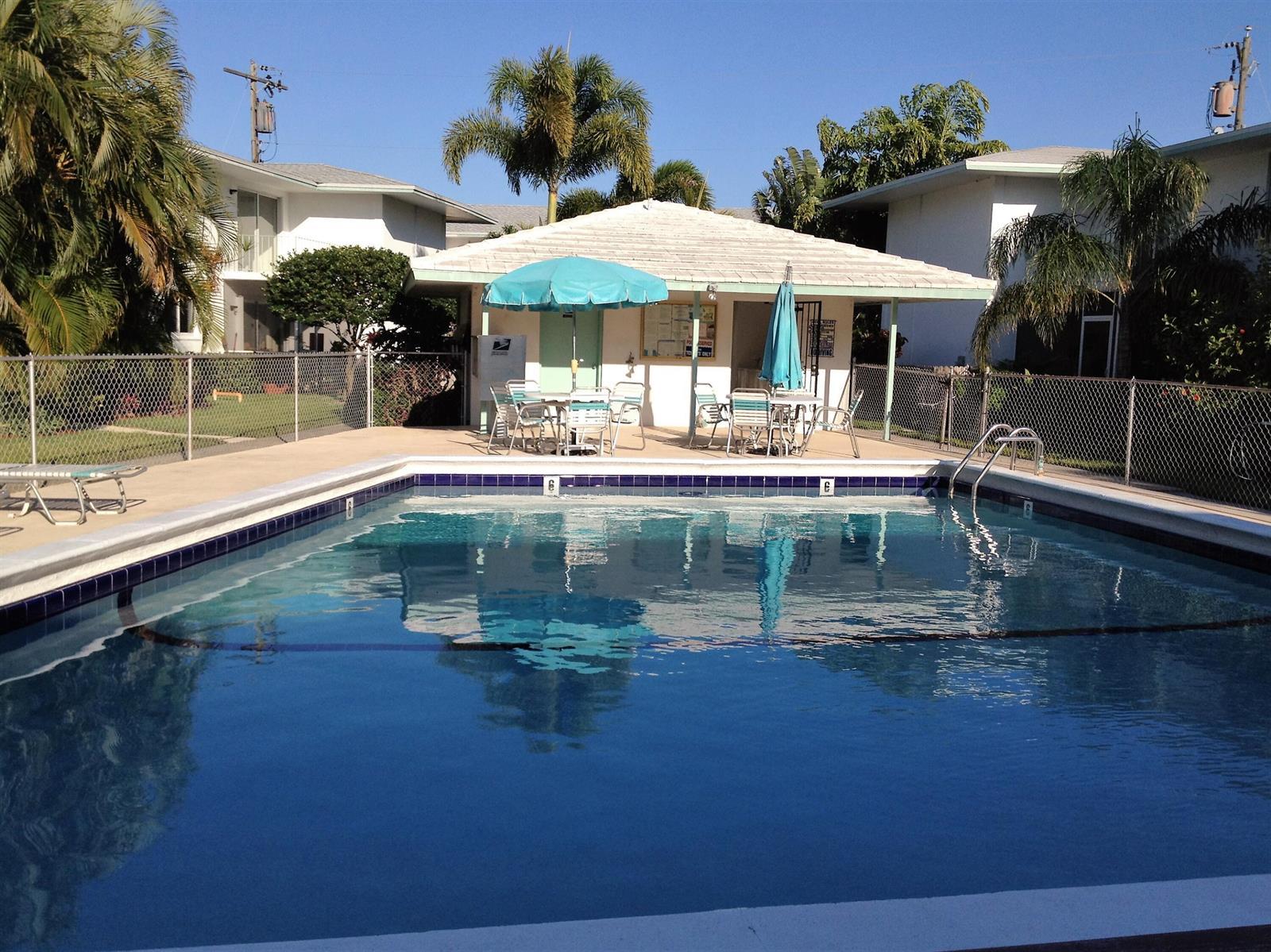 510 Prosperity Farms Rd. Road # 4b, North Palm Beach FL 33408 photo 3