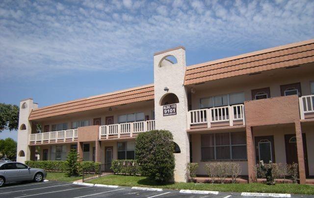 9101 Sunrise Lakes Boulevard # 206, Sunrise FL 33322 photo 2