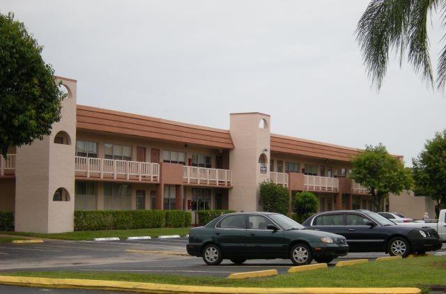 9101 Sunrise Lakes Boulevard # 206, Sunrise FL 33322