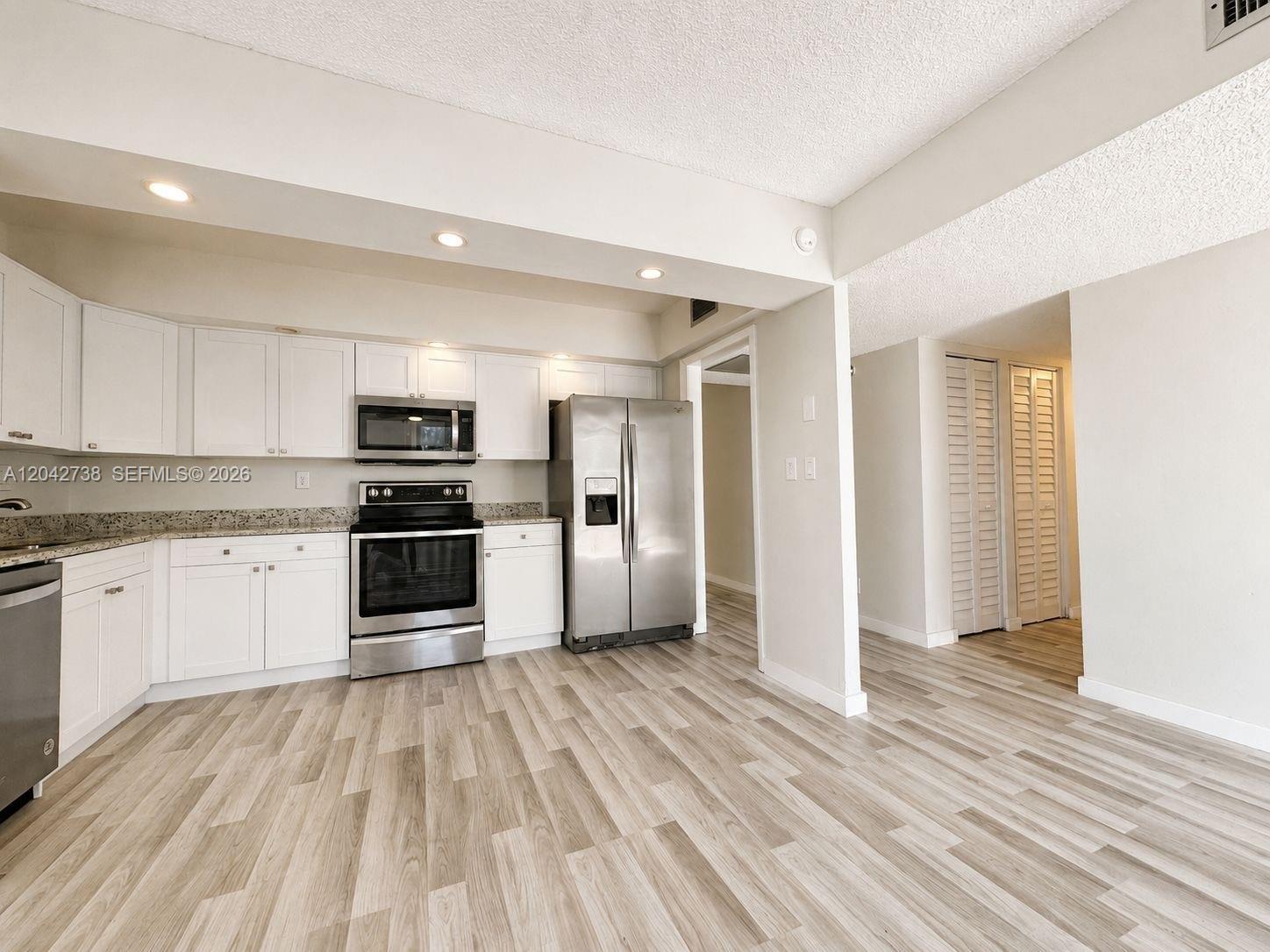 20200 W Country Club Dr, Aventura FL 33180 photo 2