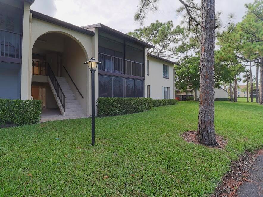 614 Sea Pine Way # H2, FL 33415
