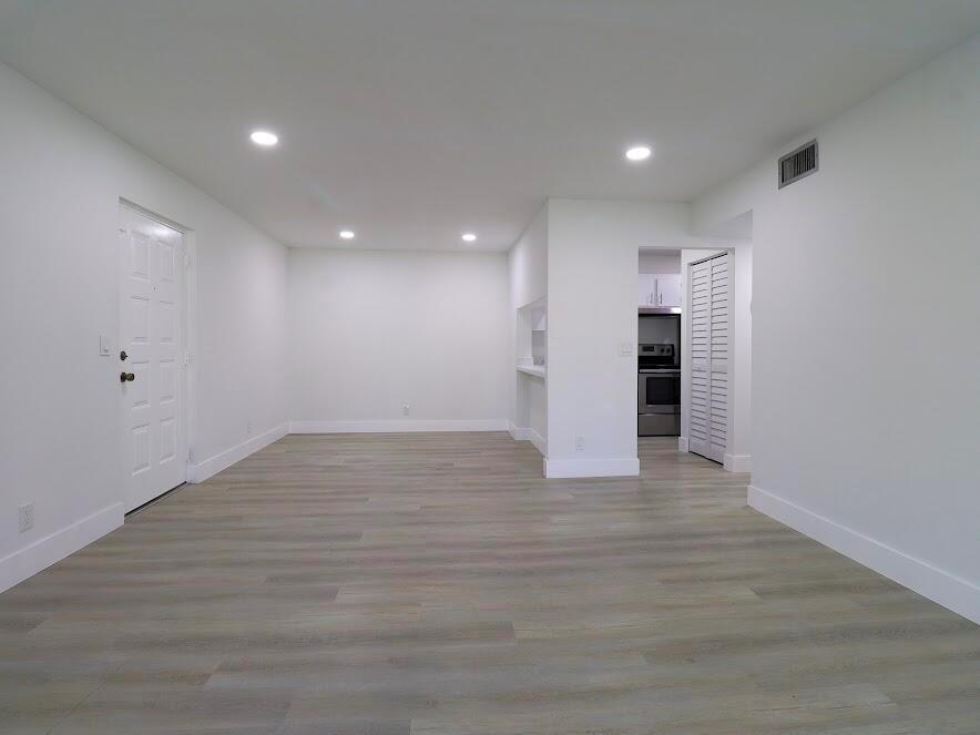 614 Sea Pine Way # H2, FL 33415 photo 4