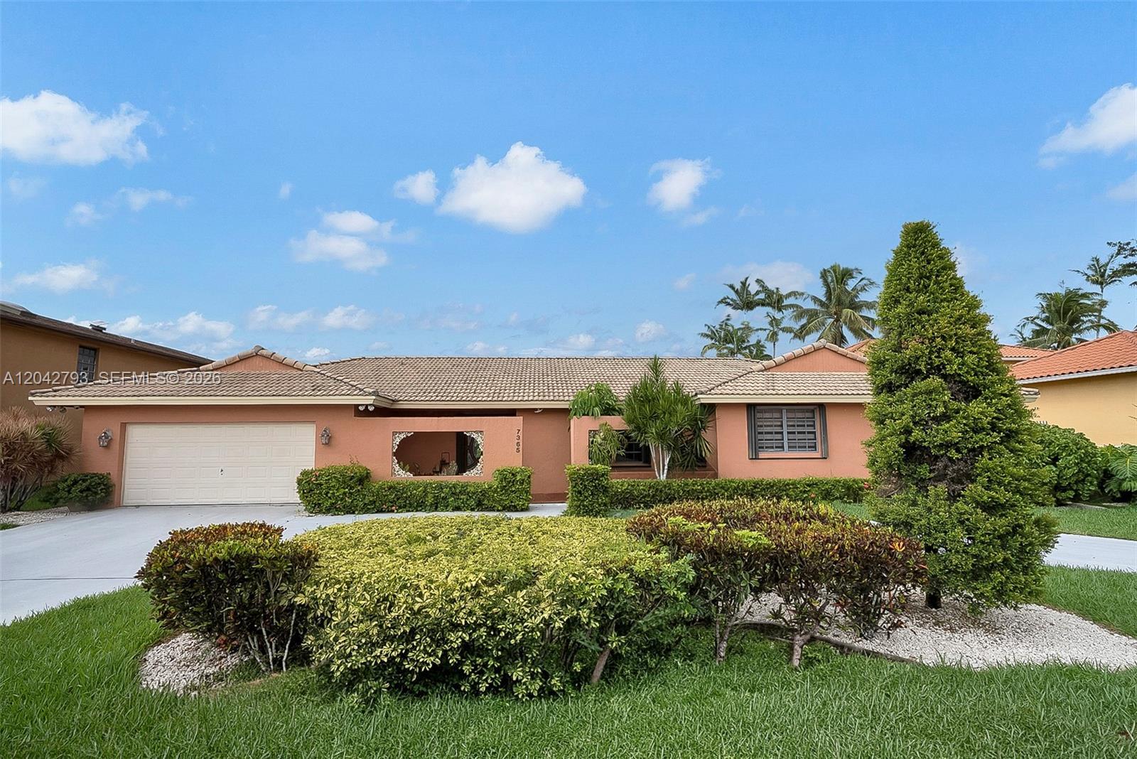7365 N Augusta Dr, Hialeah FL 33015
