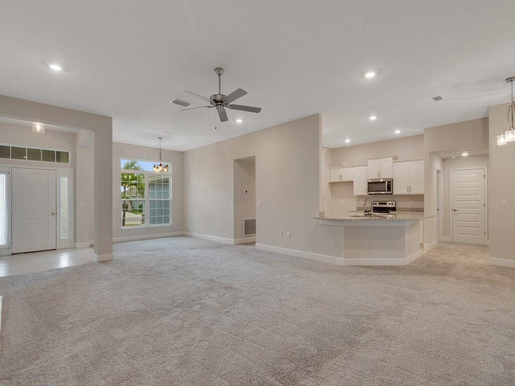 8308 Amalfi Circle, Fort Pierce FL 34951 photo 5