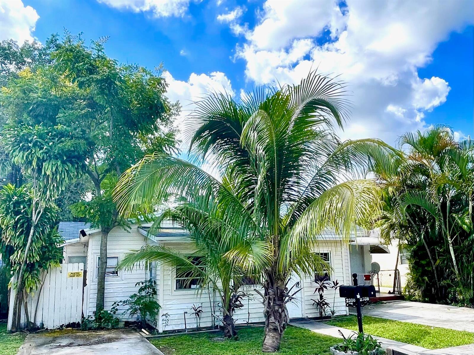 2308 Cleveland Street # e, Hollywood FL 33020