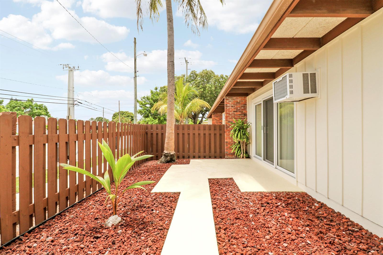 2801 Georgia Avenue, West Palm Beach FL 33405 photo 2