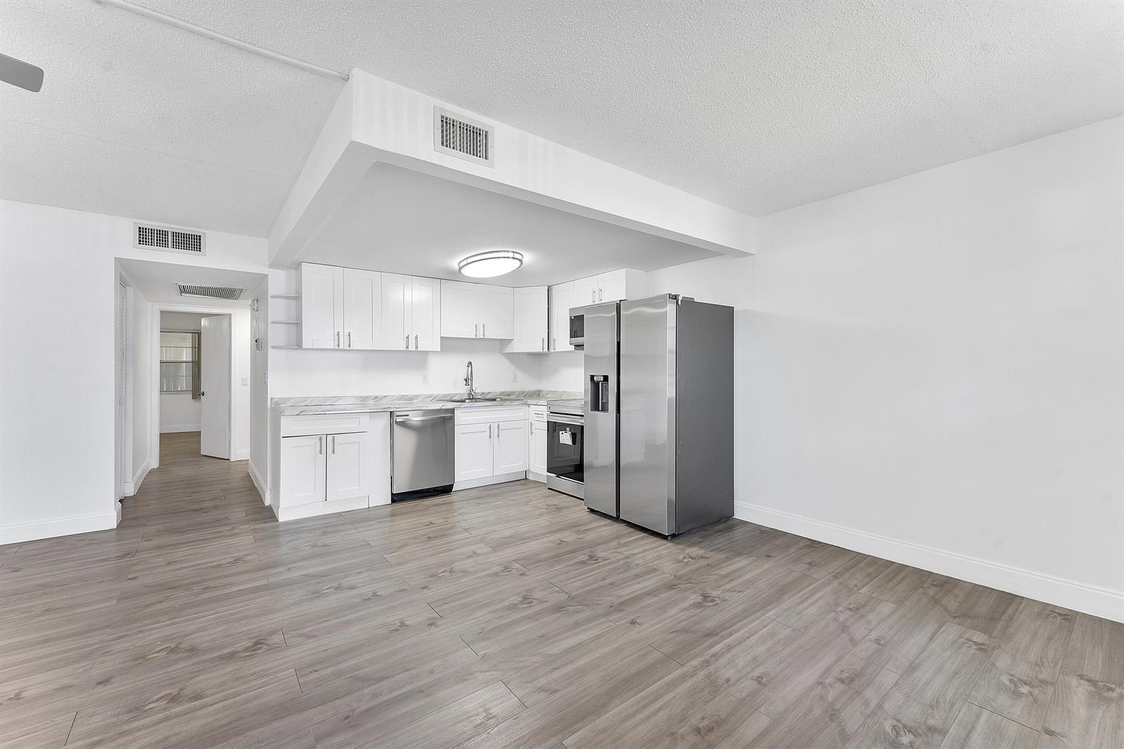 1052 Hythe C, Boca Raton FL 33434