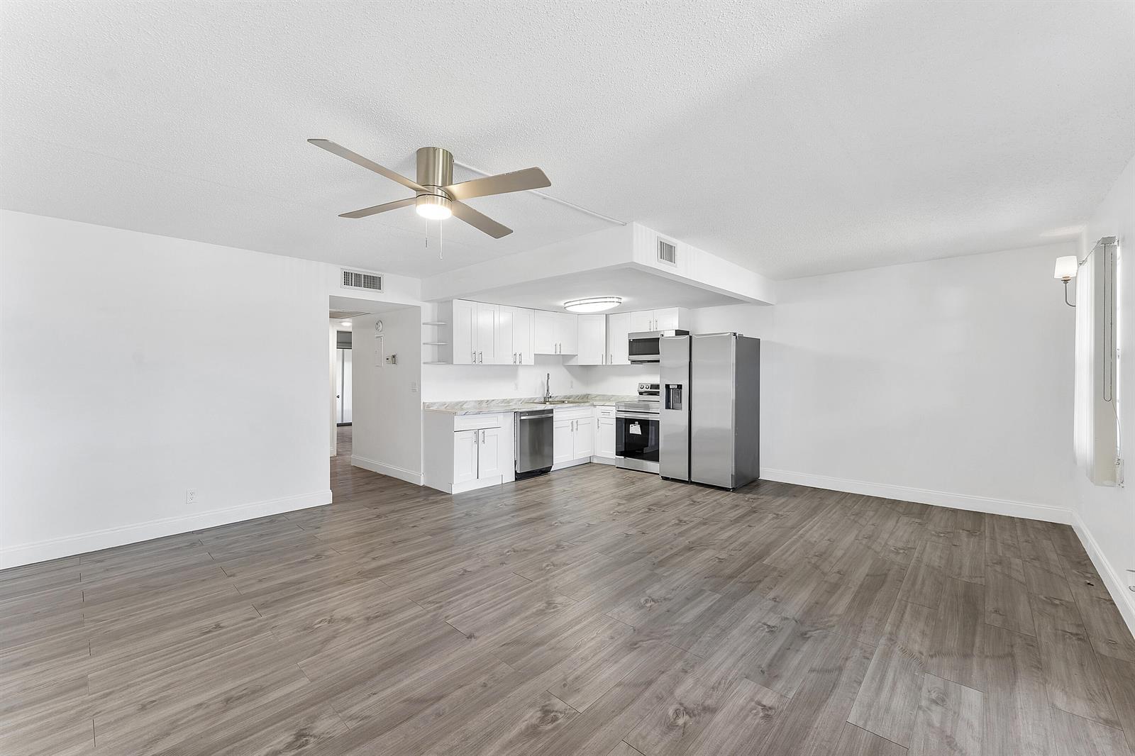 1052 Hythe C, Boca Raton FL 33434 photo 5