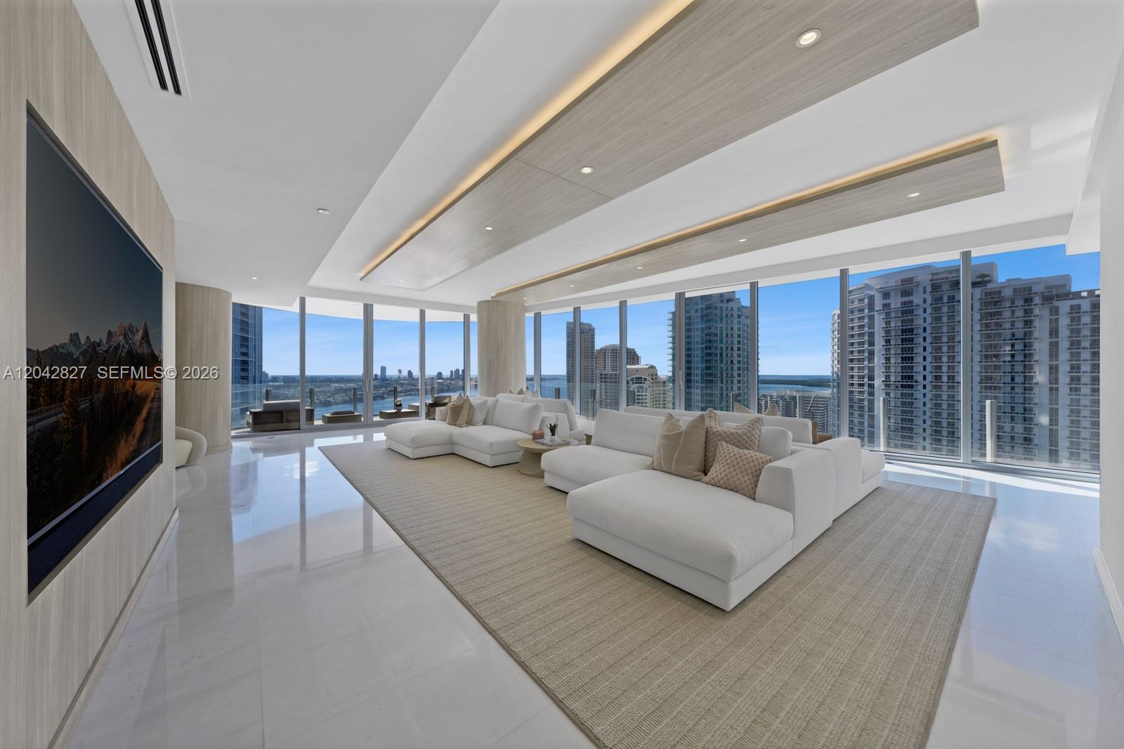 300 Biscayne Boulevard Way # 2701, Miami FL 33131 photo 2